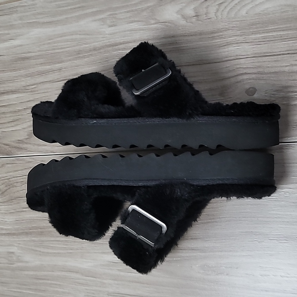 Koolaburra by UGG Fur-ah Black Faux Fur Slide Sandals Women’s Size 7 Buckle - Picture 6 of 10